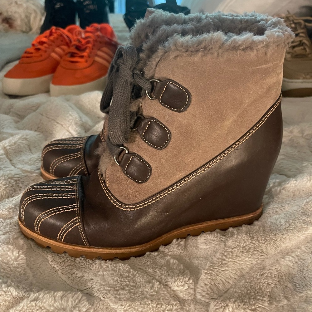 Ugg Women's Alasdair Brown Leather Wedge Heel Boots 1018889 Size 8